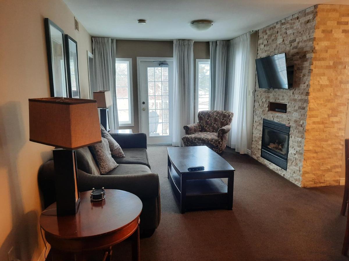 Margarita Vacation Getaway Appartement Oro-Medonte Buitenkant foto