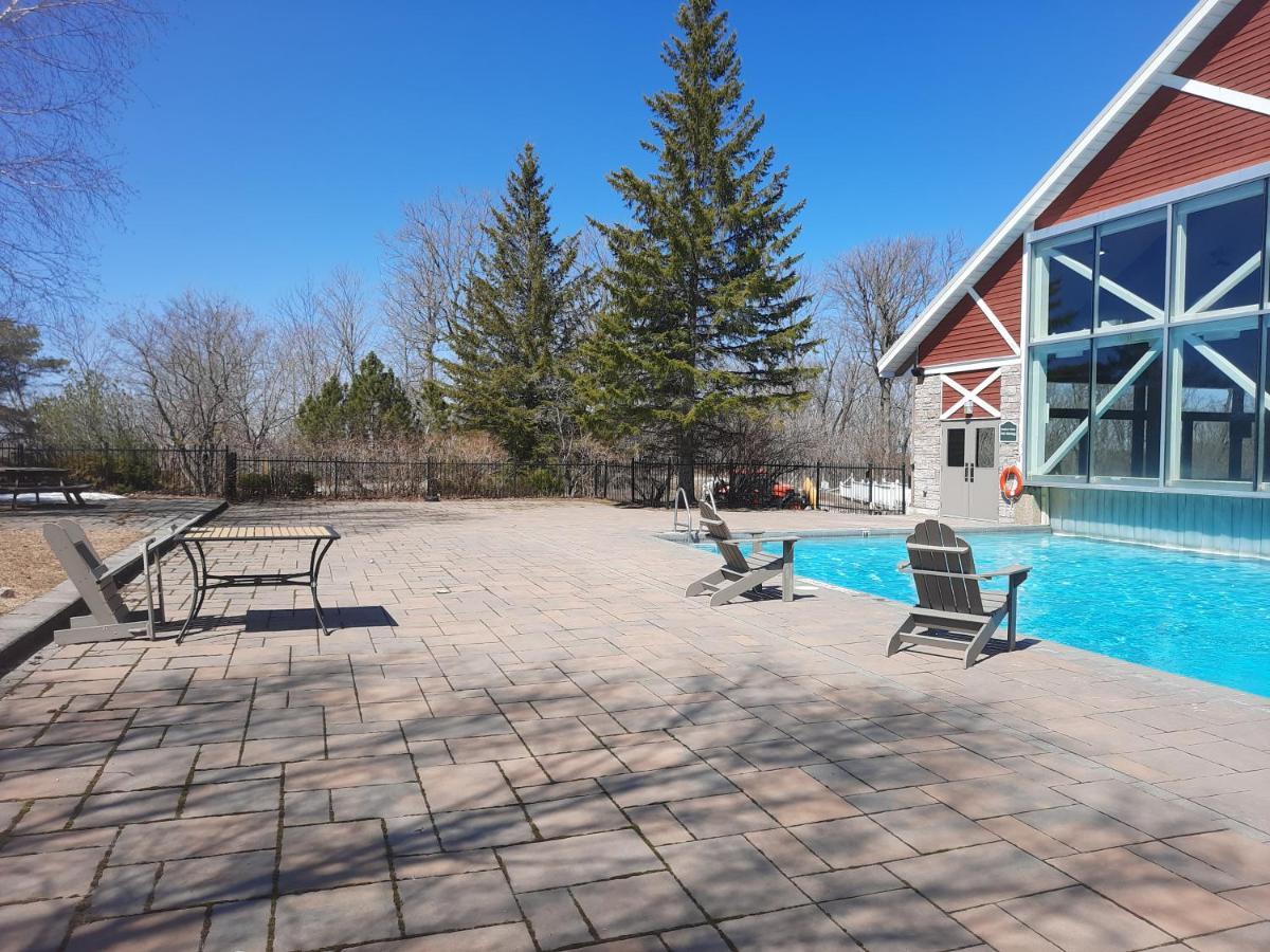 Margarita Vacation Getaway Appartement Oro-Medonte Buitenkant foto